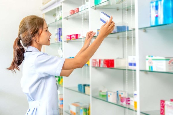 Comment trouver rapidement une pharmacie de garde près de chez moi ?